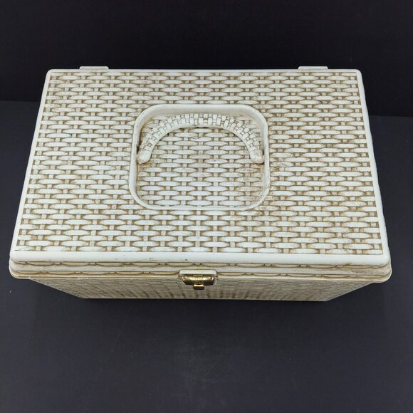 Wilson WIL-HOLD Plastic Wicker Basket Weave Sewing Box & Accessories Made in USA - Picture 5 of 16